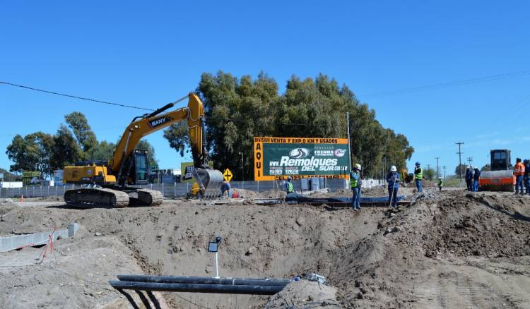 TRABAJOS DE CORRIMIENTO DE POLIDUCTO EN AUTOPISTA PASO URBANO POR BAHÍA BLANCA
