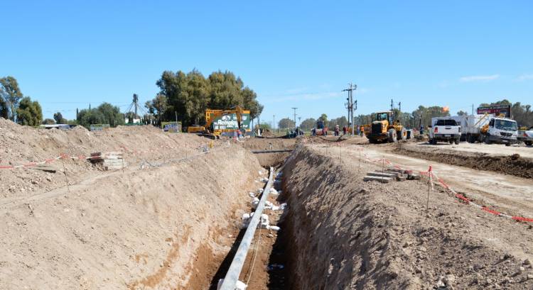TRABAJOS DE CORRIMIENTO DE POLIDUCTO EN AUTOPISTA PASO URBANO POR BAHÍA BLANCA