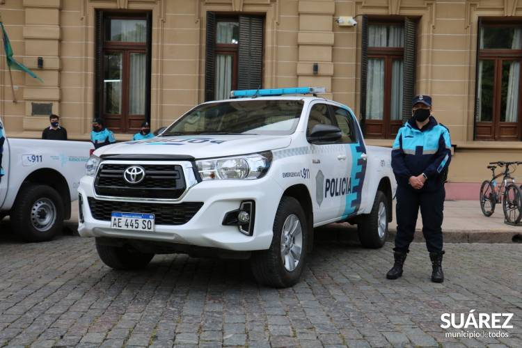 Gestionar es Hacer: Berni entregó patrulleros a la Policía Rural y Comunal de Coronel Suárez