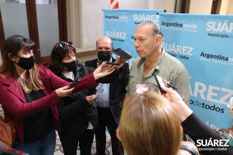 Gestionar es Hacer: Berni entregó patrulleros a la Policía Rural y Comunal de Coronel Suárez
