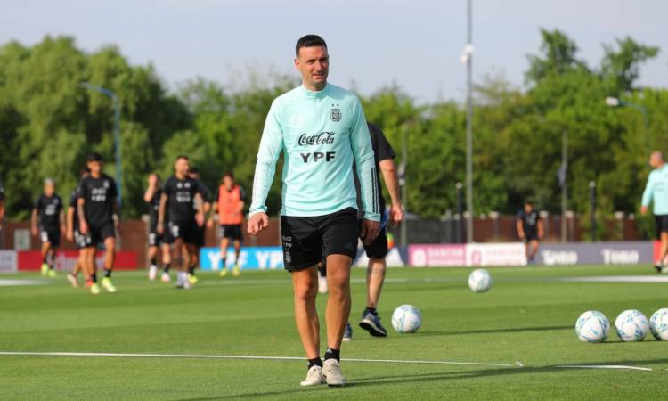 Lautaro Martínez jugará de titular y Pezzella irá al banco ante Uruguay