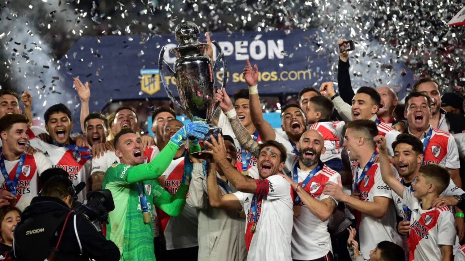 River goleó a Racing y se consagró campeón de la Liga Profesional