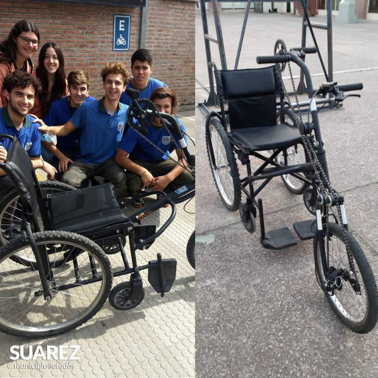 Silla de ruedas para que un adulto pueda movilizarse.