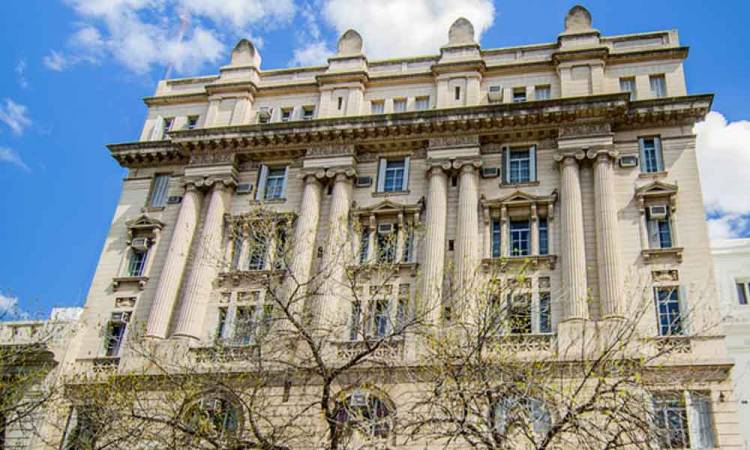 Condenan a 26 años de cárcel a un camionero por abusar de su hija