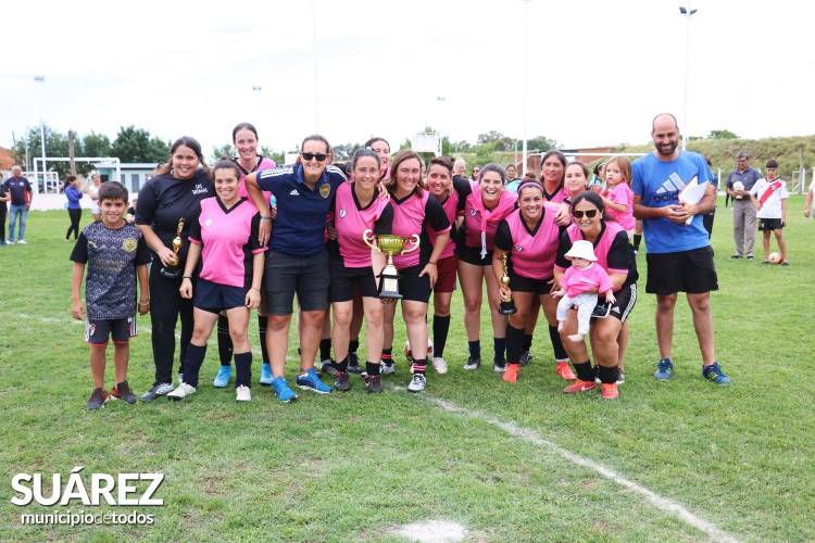 Las Tatanas ganaron el torneo de fútbol femenino "Elizabeth Minig"