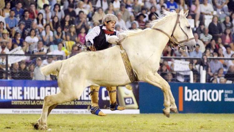 Comienza el Festival Nacional de Doma y Folclore de Jesús María