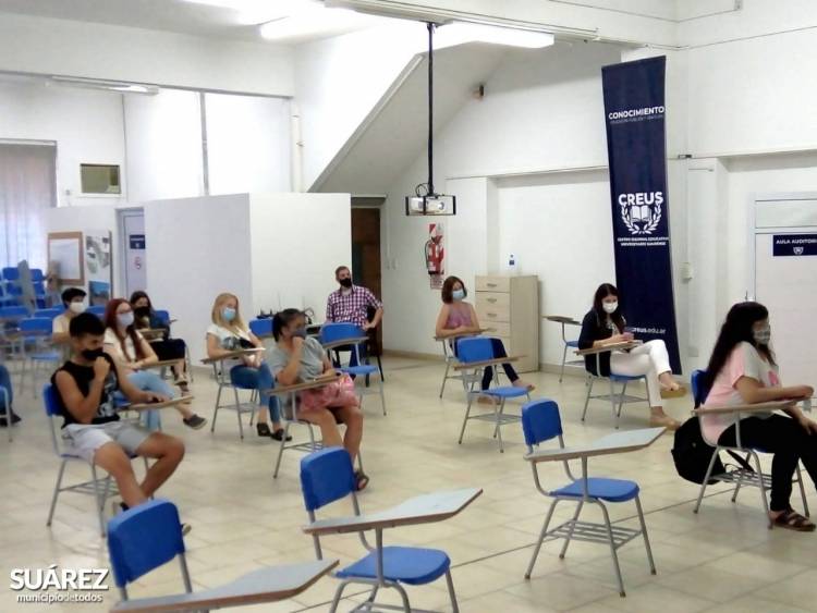Reunión con jóvenes ingresantes a Residencias Municipales