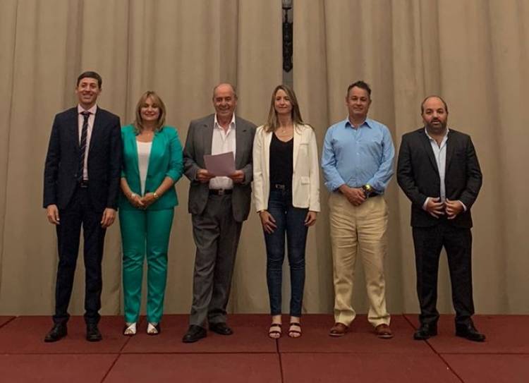 LOS SENADORES RADICALES PRESENTARON UN PROYECTO DE LEY PARA ALCANZAR LA AUTONOMÍA MUNICIPAL EN TERRITORIO BONAERENSE