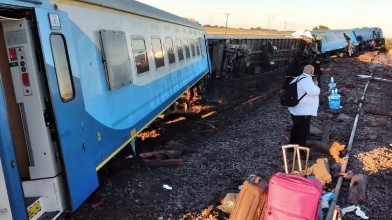 Descarriló el tren que venía de Buenos Aires a Bahía Blanca con 479 pasajeros