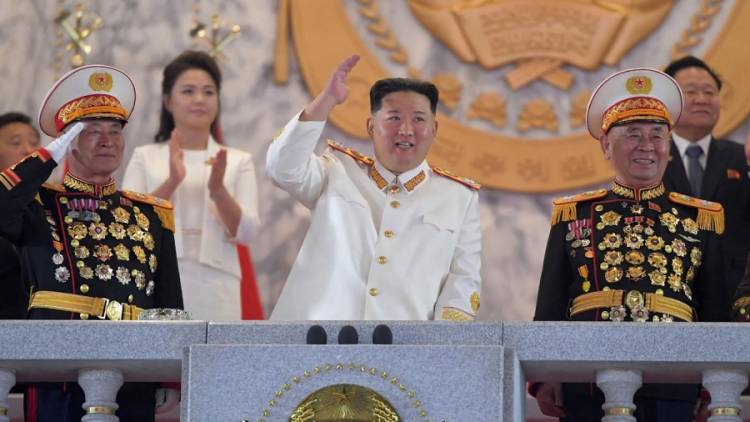 El líder de Corea del Norte promete "fortalecer y desarrollar" sus armas nucleares