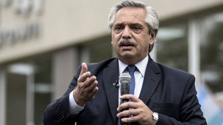 El Presidente recordó a Néstor Kirchner "con el mismo cariño, a 19 años"