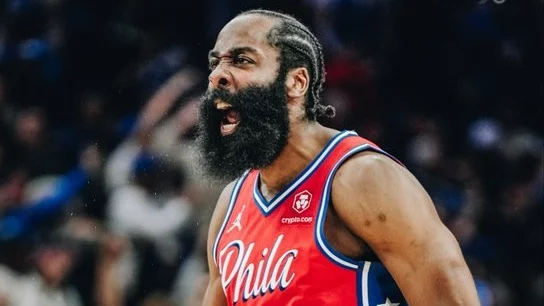 Se enojó James Harden, hay dos series empatadas y otras que continúan hoy