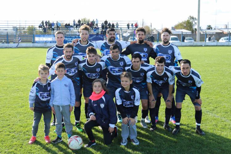 El Progreso goleó a Peñarol de Pigue en una tarde fría y ventosa - 10ma Fecha L.R.F - 