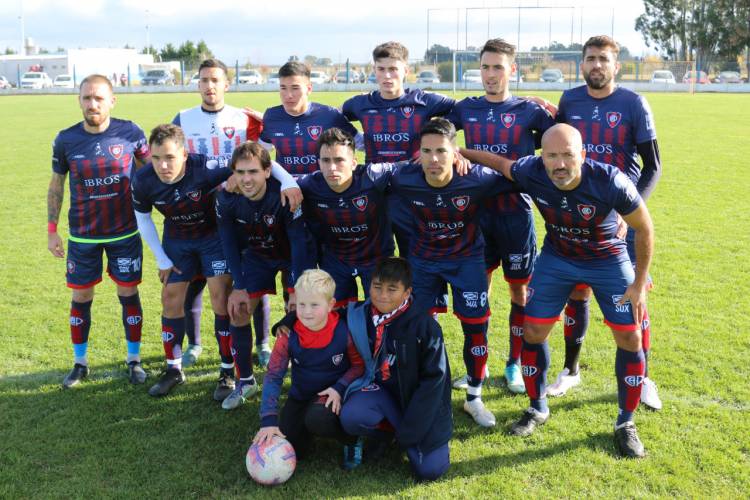 El Progreso goleó a Peñarol de Pigue en una tarde fría y ventosa - 10ma Fecha L.R.F - 