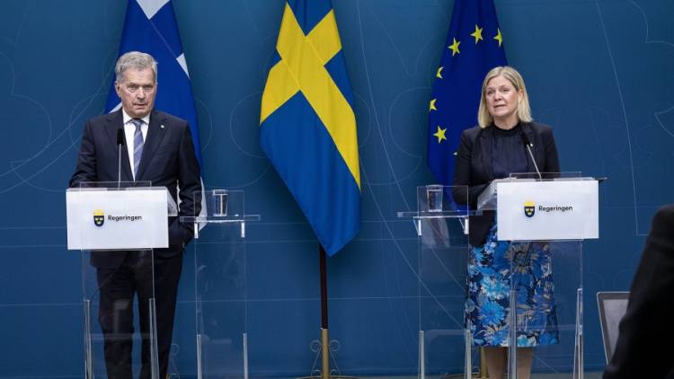 Finlandia y Suecia pidieron sumarse a la OTAN: respaldo de EEUU y advertencia de Rusia