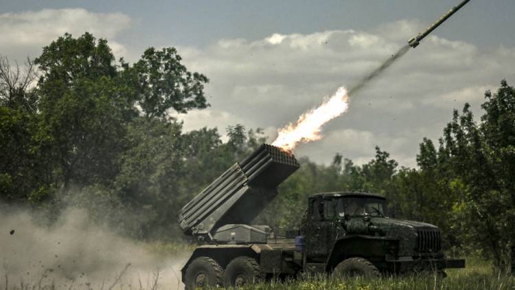 Rusia intensifica su avance en el este de Ucrania, que reclama más armas