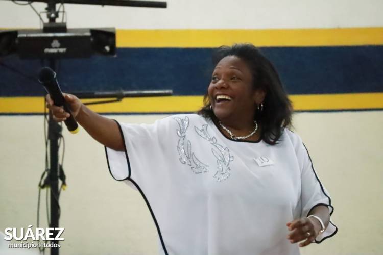 Multitudinario café con tortas organizado por la Comparsa de Personas Mayores