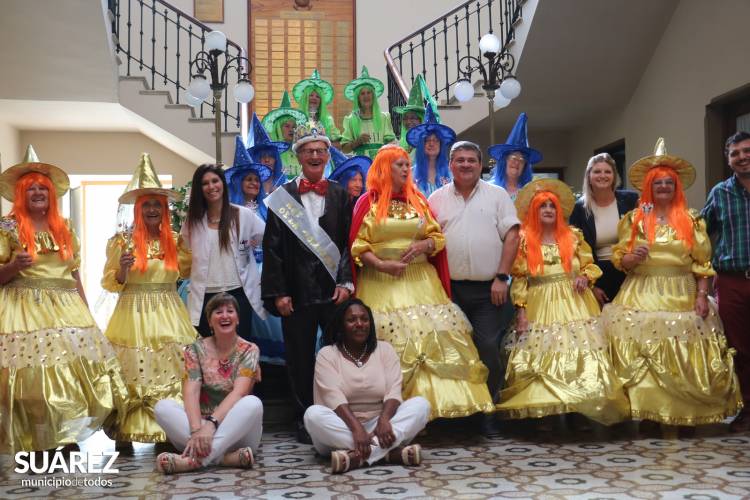 Nuevos trajes de la Comparsa de Personas Mayores para los próximos carnavales de Guaminí 