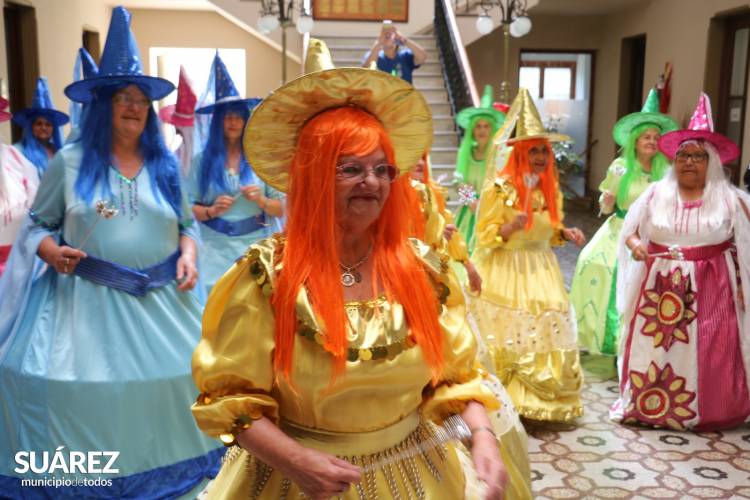 Nuevos trajes de la Comparsa de Personas Mayores para los próximos carnavales de Guaminí 
