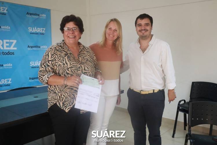 El Jefe de Gabinete Mauro Moccero entregó más de $1,9 millones a establecimientos educativos