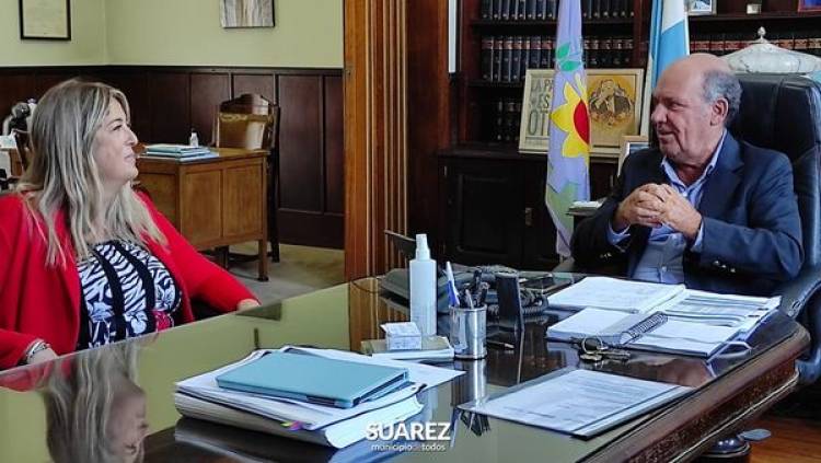 El Intendente Ricardo Moccero recibió a la Jefa de Promoción Social y Comunitaria de PAMI Ángeles Celani