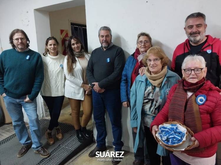 Personas Mayores: entrega de escarapelas