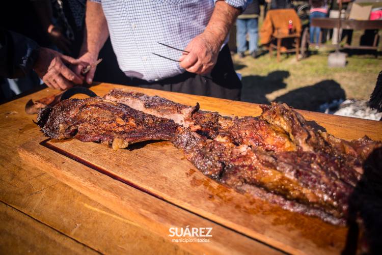 Representantes del Centro de Día, se llevaron el máximo galardón al “Mejor Asador Suarense”