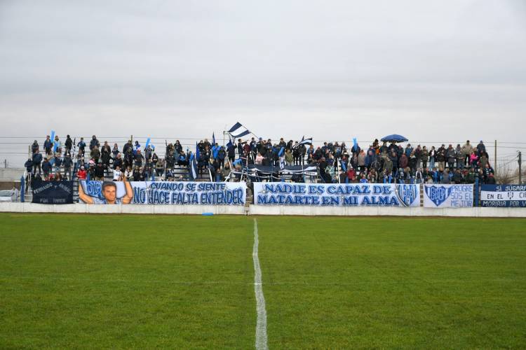 Empleados de Comercio y Racing son finalistas del Fútbol de la Liga Regional