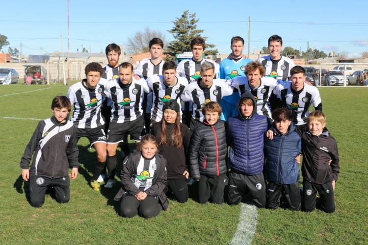 Arrancó el Torneo Clausura con ilusiones renovadas ganaron Blanco y Negro y Deportivo Sarmiento.