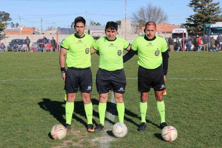 Arrancó el Torneo Clausura con ilusiones renovadas ganaron Blanco y Negro y Deportivo Sarmiento.