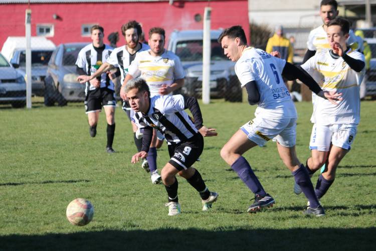 Arrancó el Torneo Clausura con ilusiones renovadas ganaron Blanco y Negro y Deportivo Sarmiento.