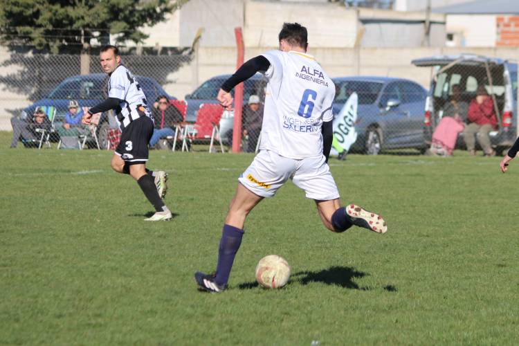 Arrancó el Torneo Clausura con ilusiones renovadas ganaron Blanco y Negro y Deportivo Sarmiento.