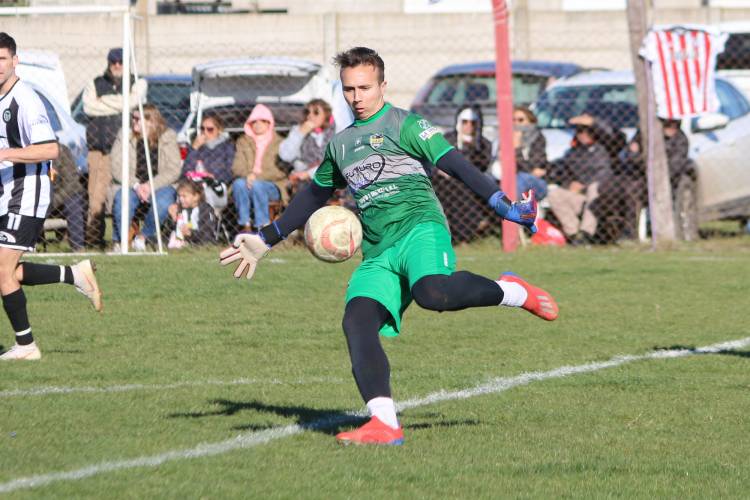 Arrancó el Torneo Clausura con ilusiones renovadas ganaron Blanco y Negro y Deportivo Sarmiento.