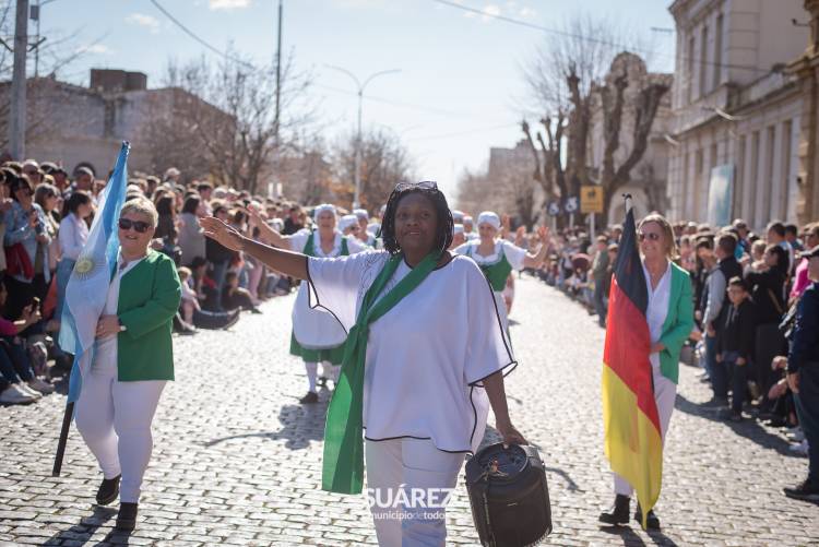 Más de 70 instituciones participaron del desfile del 6 de agosto