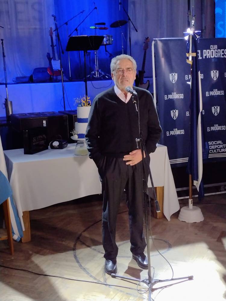 El Club El Progreso de Pueblo Santa María celebró sus 85° años con una gran cena y baile.