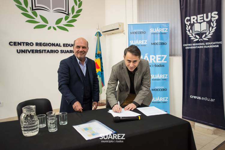 Moccero firmó el acta compromiso para dictar la licenciatura en Enfermería con la Universidad Nacional del Sur en el 2024