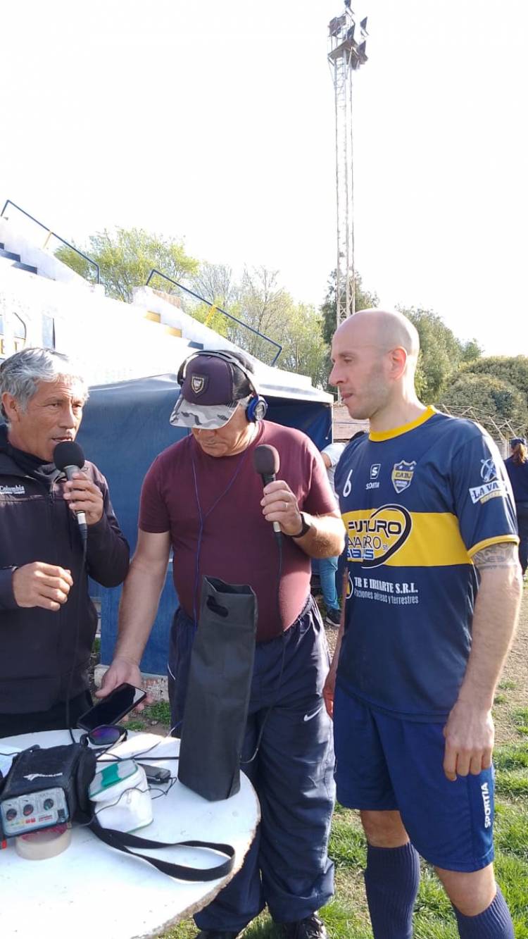 Fútbol de la Liga Regional. Zona A Racing puntero y en la B "El Progreso"