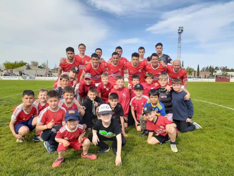 Racing Club y El Progreso llegan punteros a la última fecha