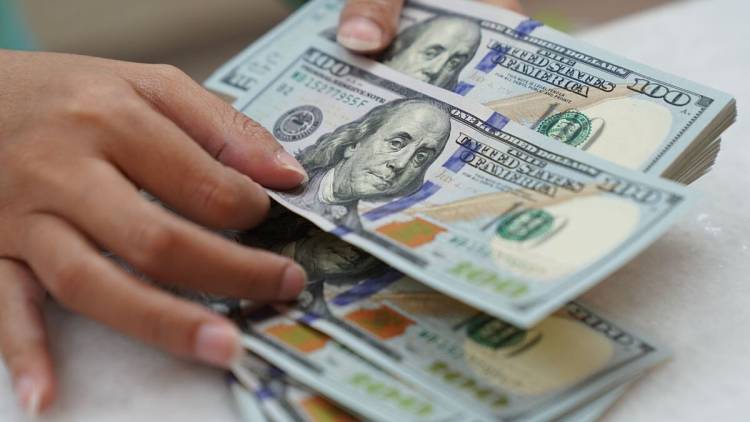 Massa lanza dólar con tipo de cambio preferencial para pymes, autos, minería y pesca