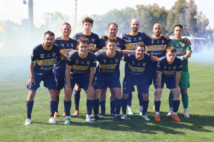 Se jugaron los 4tos de final y solo Atlético Huanguelén continúa representando al distrito.