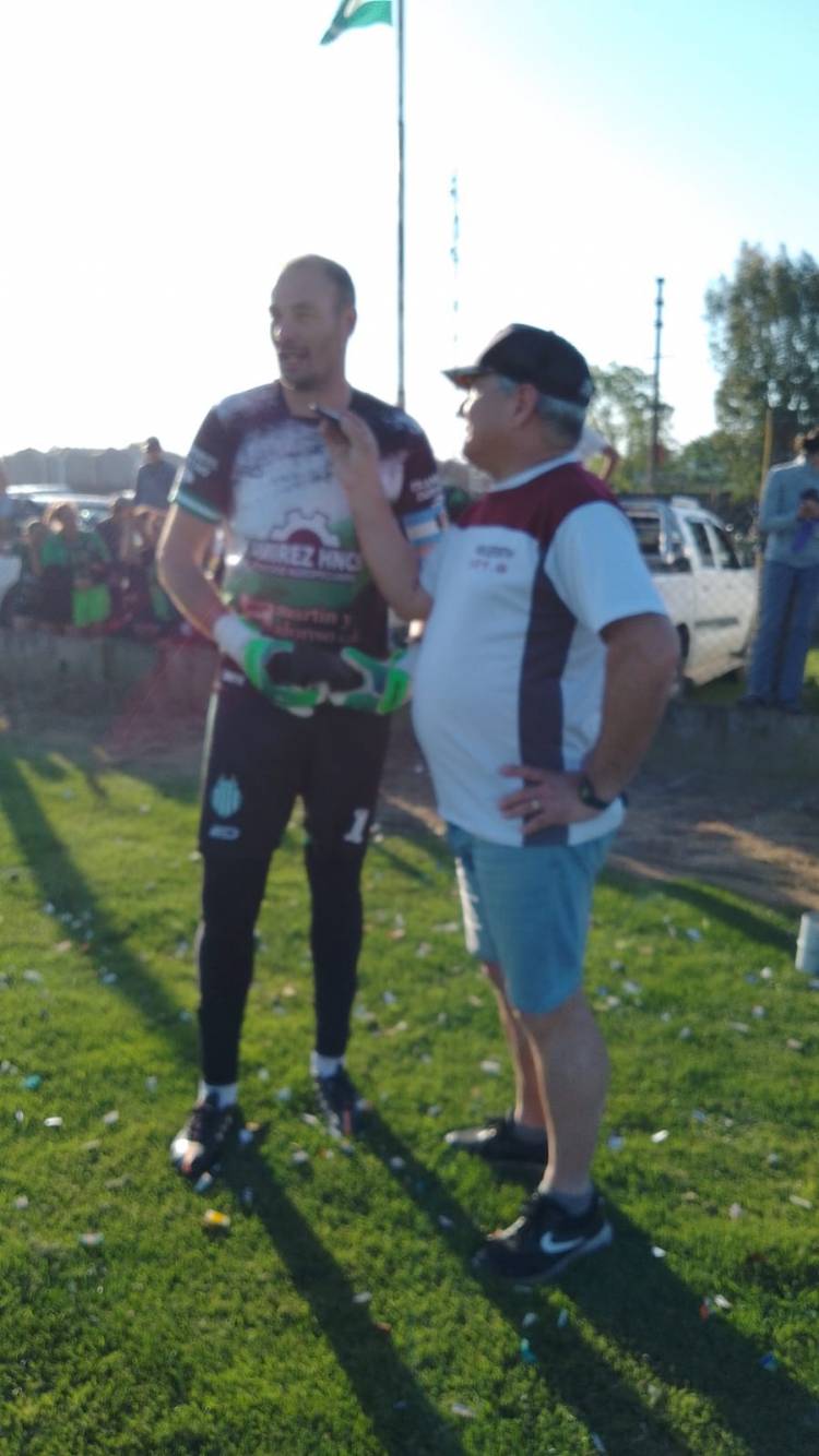 Se jugaron los 4tos de final y solo Atlético Huanguelén continúa representando al distrito.