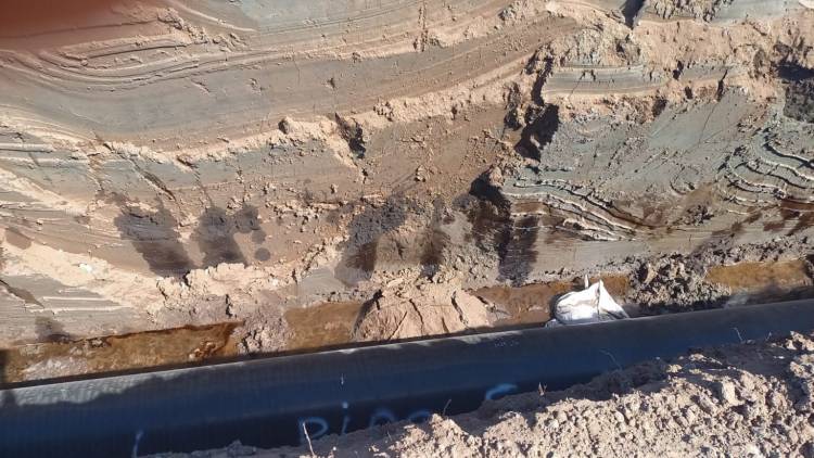 Alerta por un derrame de petróleo en el salitral de La Vidriera