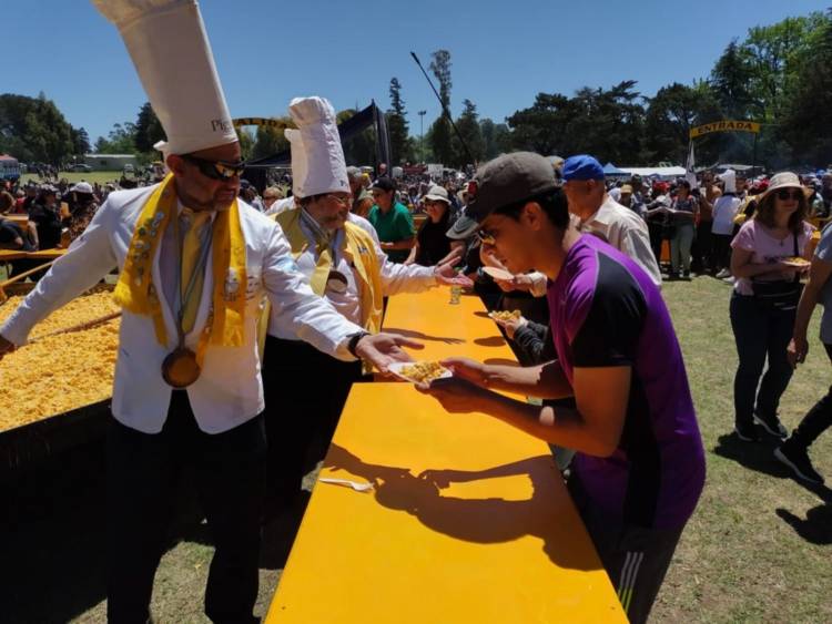 Pigüé festejó con una nueva Omelette Gigante
