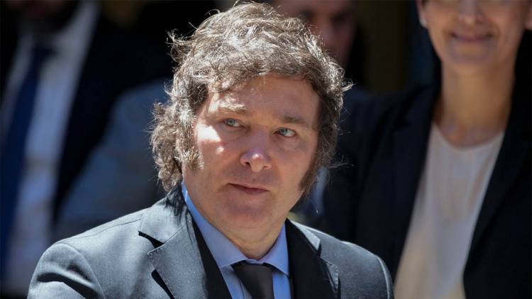 Milei descarta llegar a la dolarización en 2024