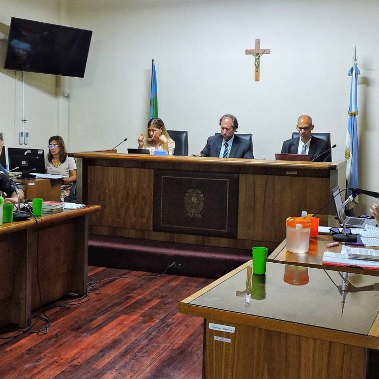 La fiscalía pidió 30 años de prisión para un hombre acusado de abusar de su hija