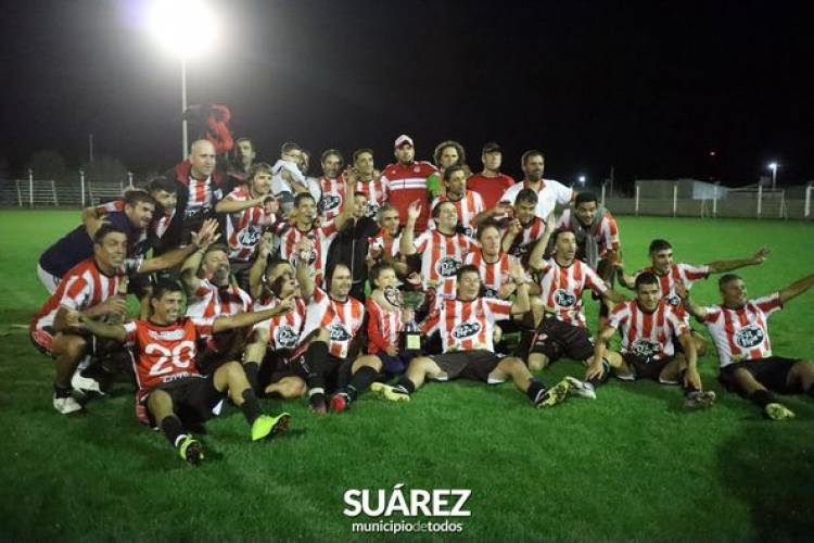 San Martín de Carhué es el ganador del Torneo Fútbol del Recuerdo