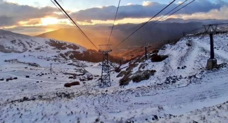 Palpitando el invierno, Bariloche registró su primera nevada fuerte del año