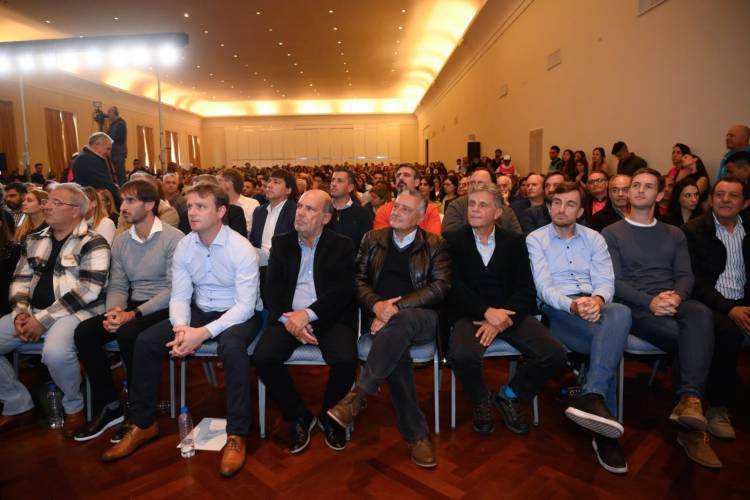 Mar del Plata: Moccero acompañó al Gobernador Kicillof en el Congreso Provincial de Salud 2024