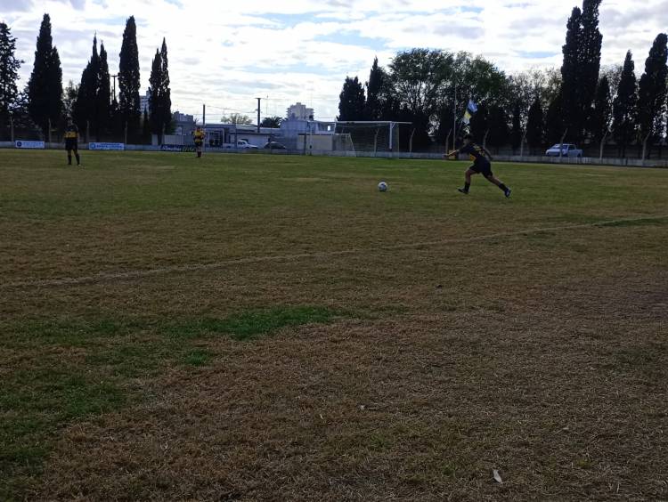 En el Femenino las dueñas de casa se quedaron con el triunfo