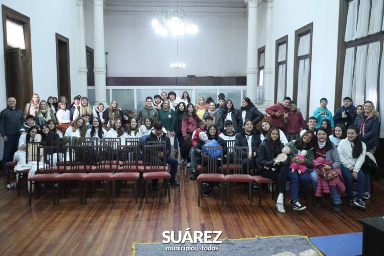 Setenta alumnos de las secundarias N° 8 y N° 1 participaron de la primera jornada de RCP del año